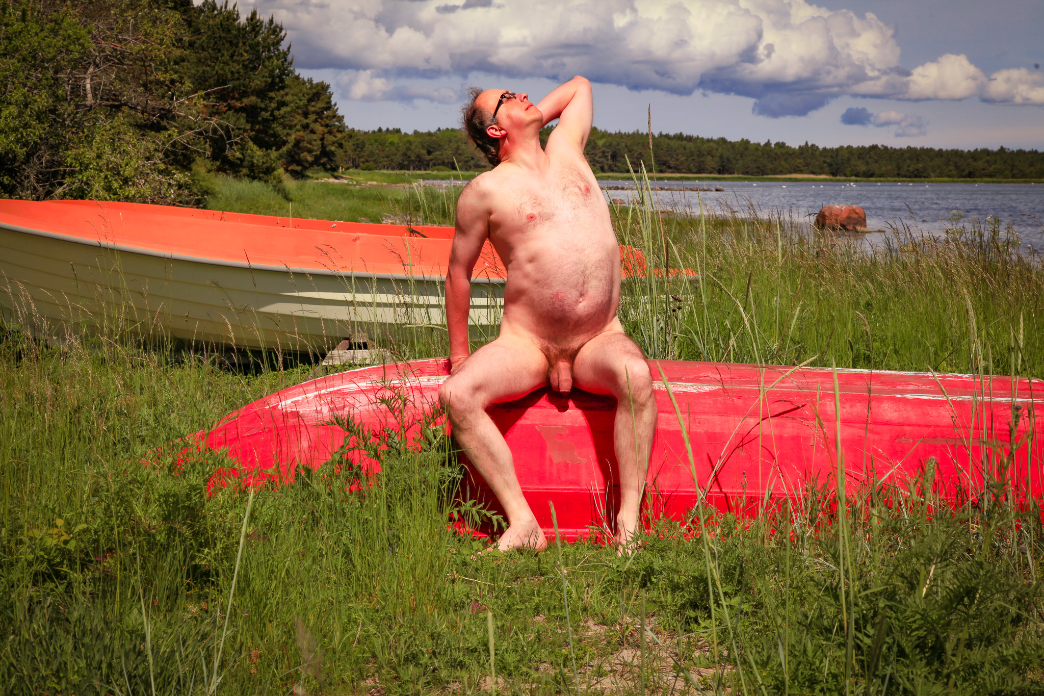Nude man on Gotland showing his cock and balls